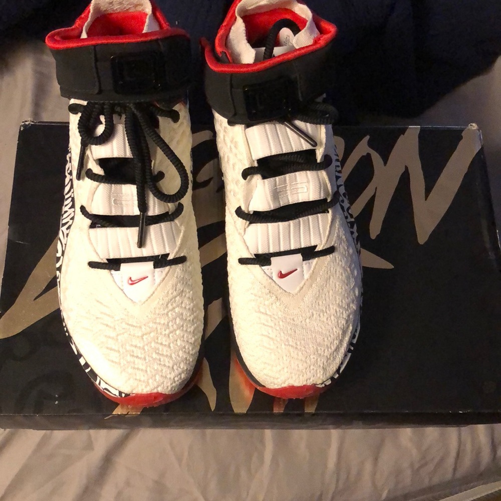 Lebron Graffiti sz 6.5 Brand New
